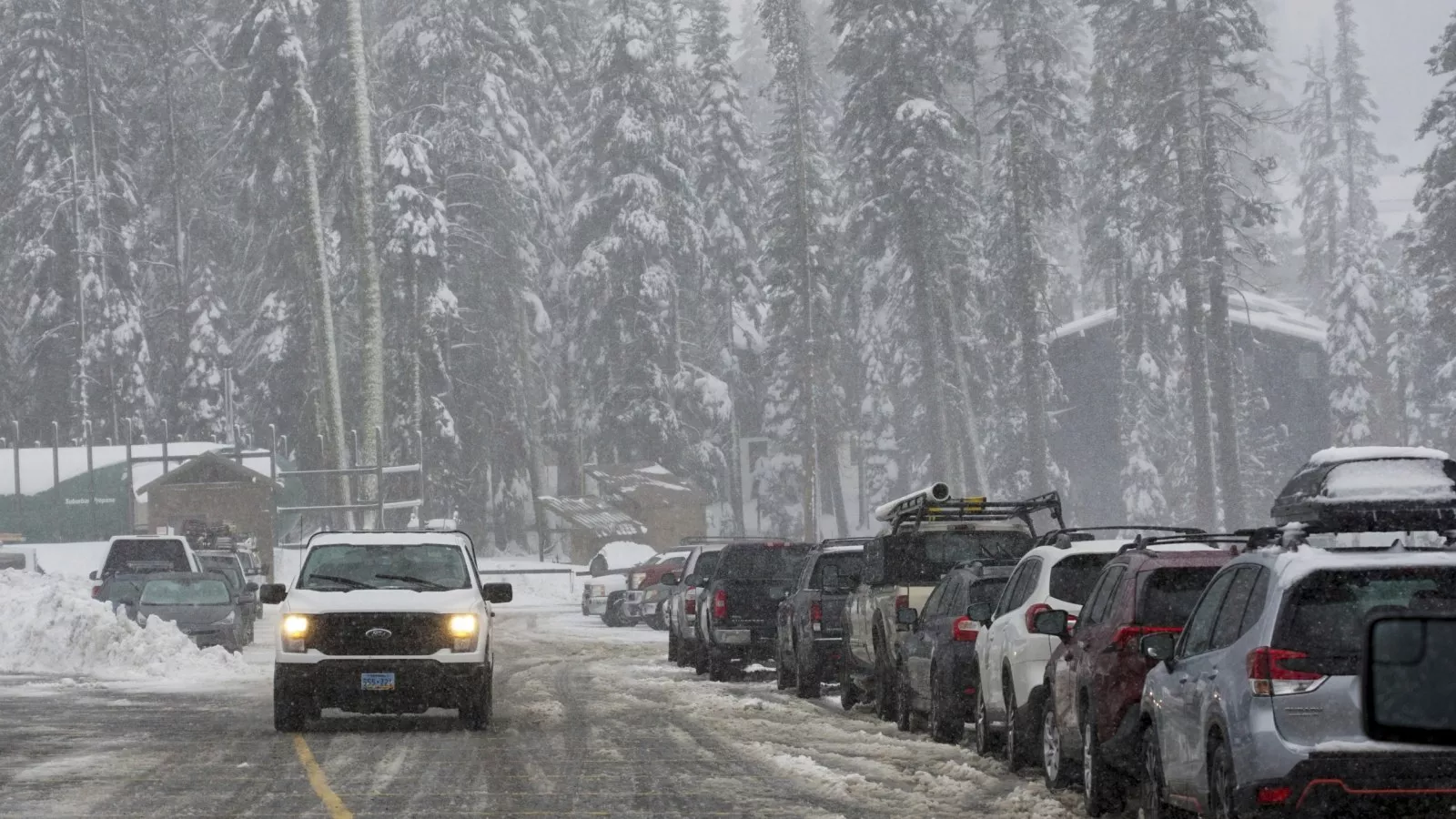 Winter weather warnings for 14 states with 7 feet of snow to hit