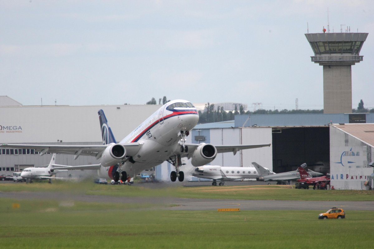 Sukhoi Superjet 100