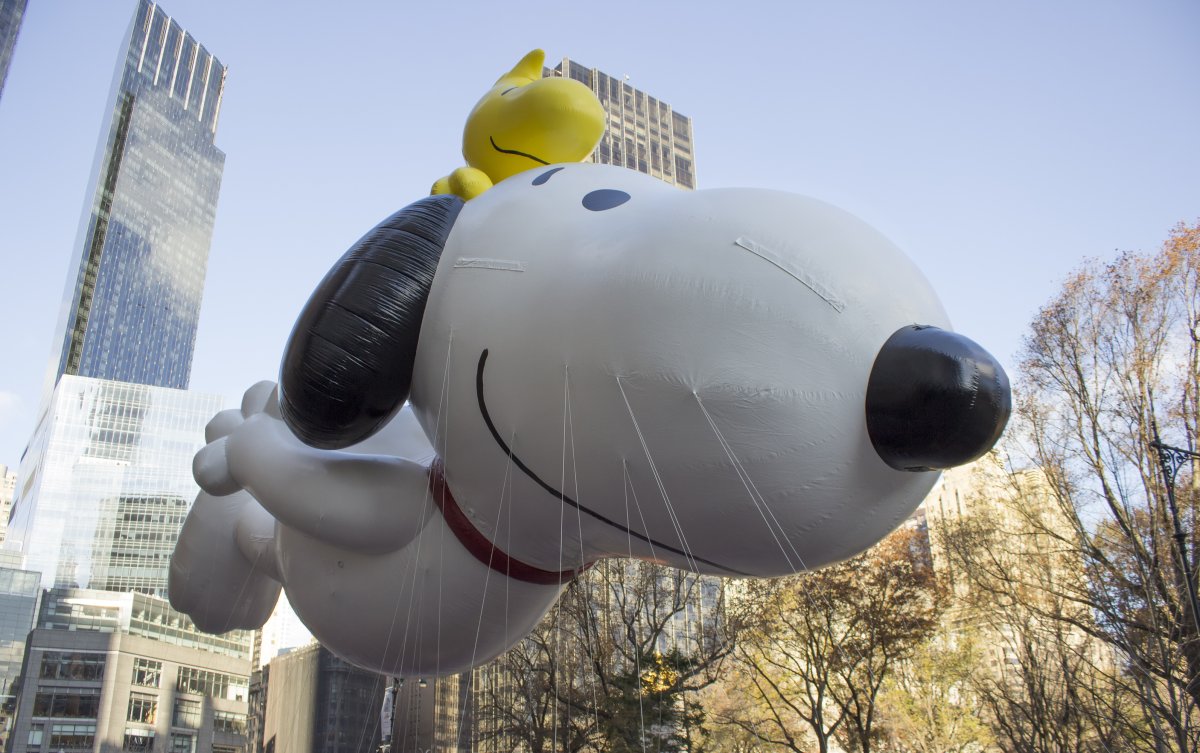 snoopy balloon