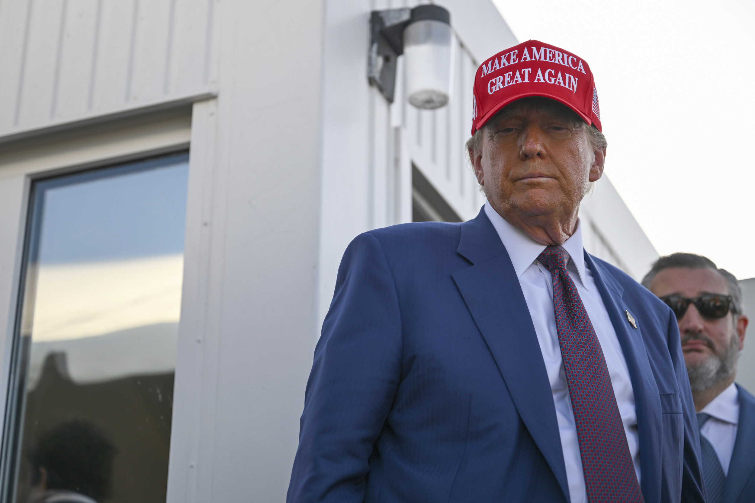 Global Markets Rattled After Trump Tariffs Threat