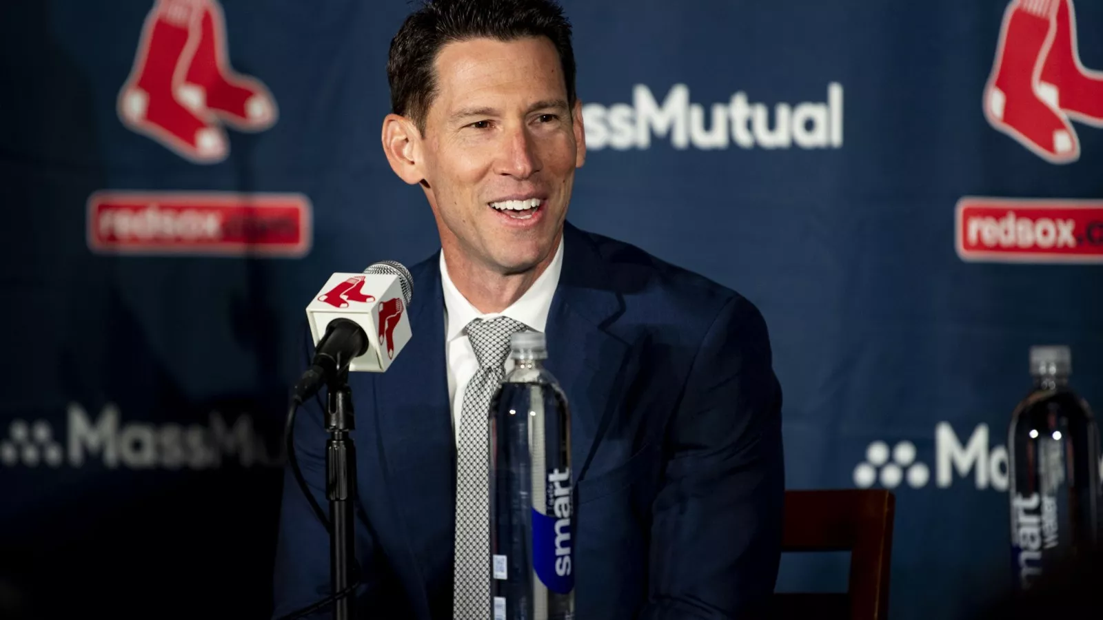 Red Sox Add $260 Million Gold Glover, Closer in Five-Player Trade Pitch