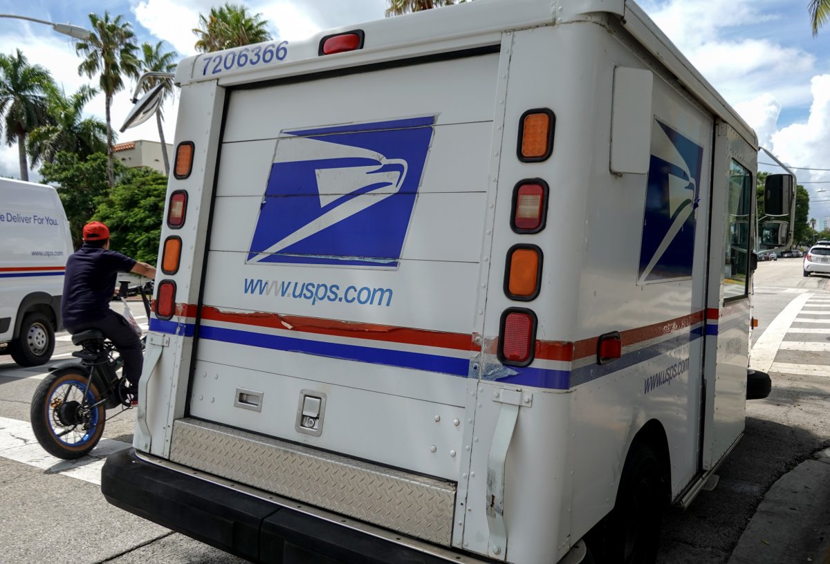 Mail truck