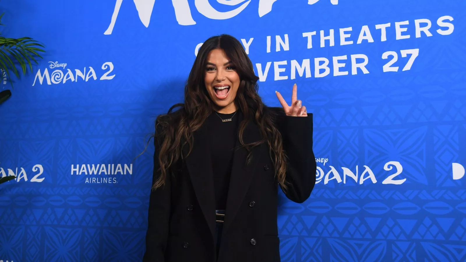 Eva Longoria steps out with 6-year-old son for another red carpet moment