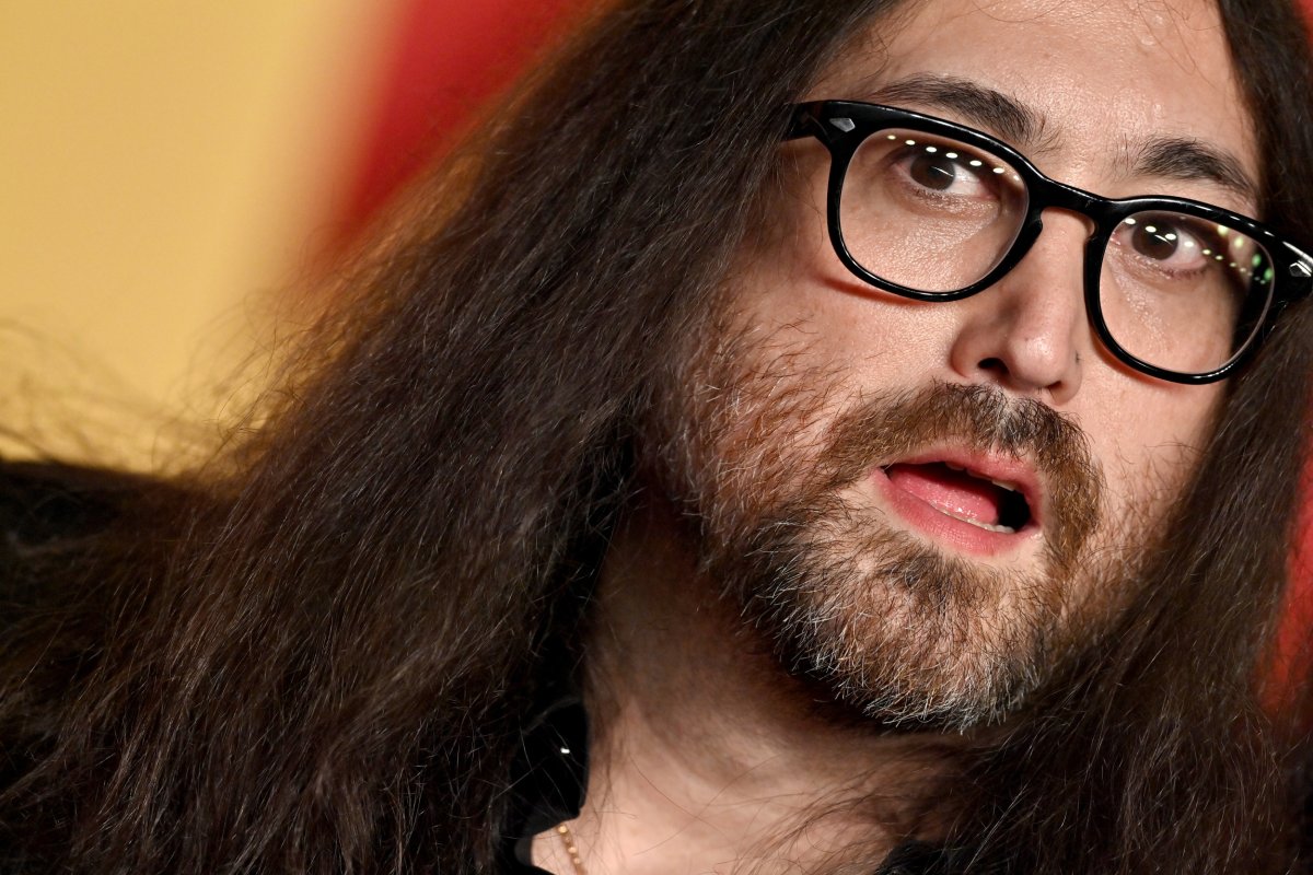 sean lennon looking shocked