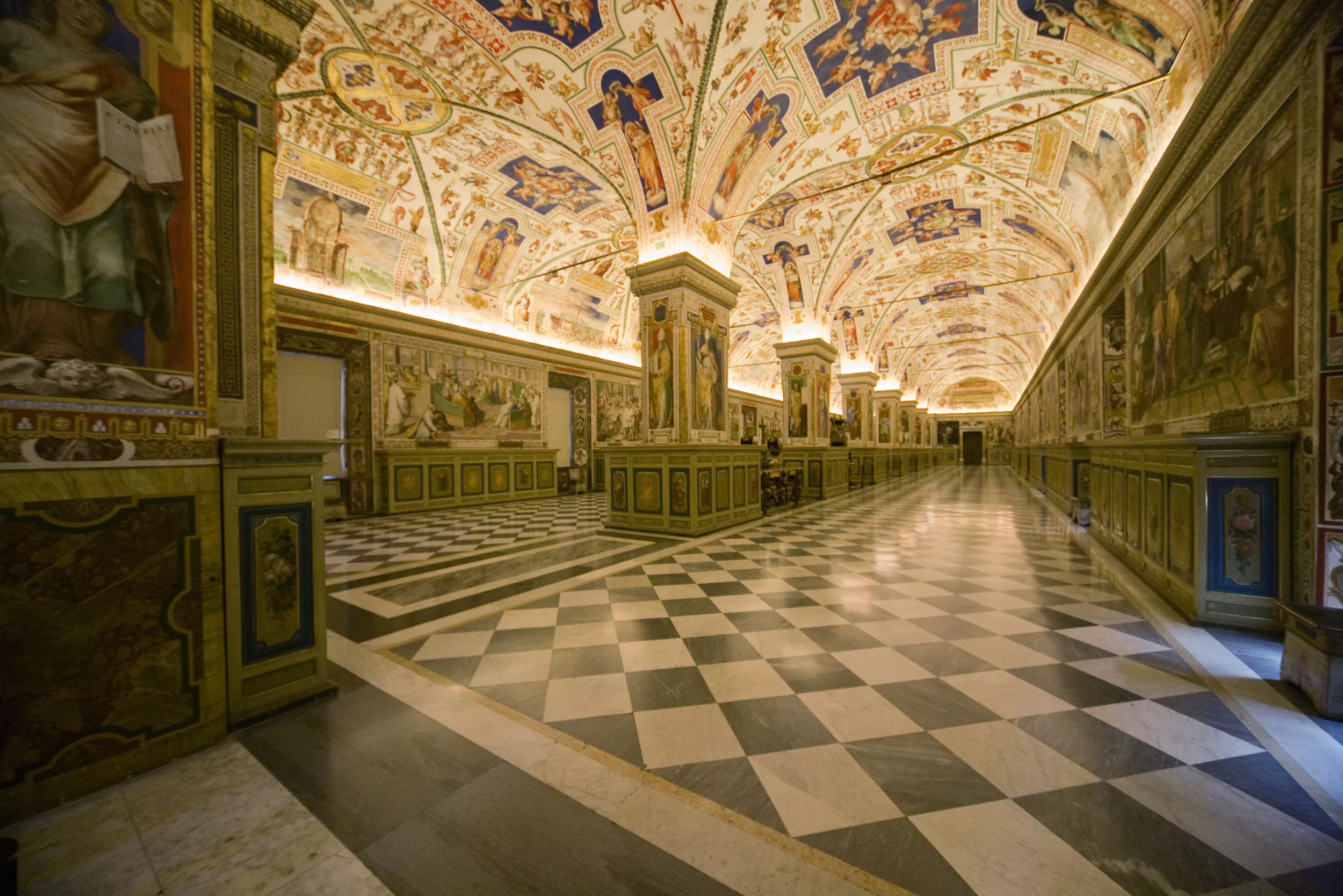 Woman with keys to world's "most beautiful museum" stuns internet with view