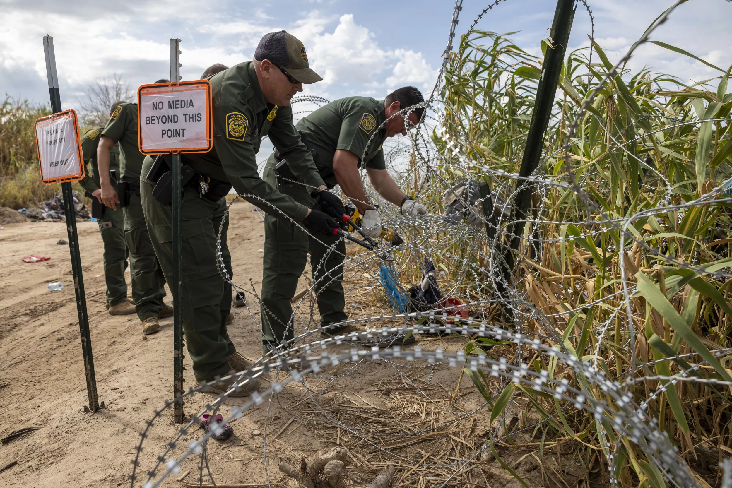 Border razor wire must stay, judges tell Joe Biden