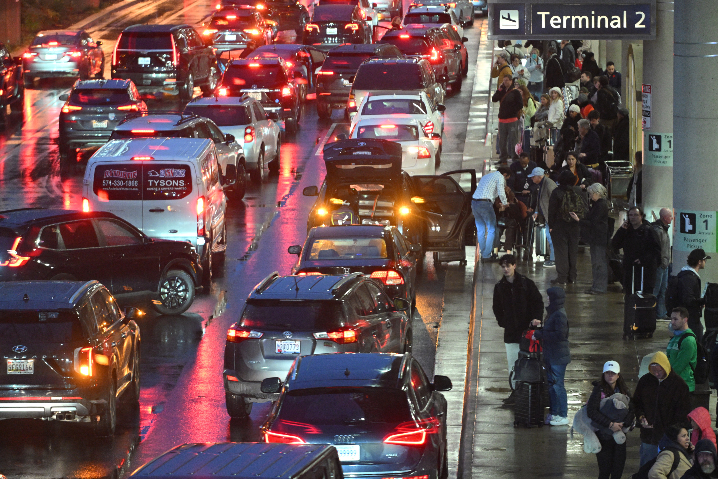 Best time to travel this Thanksgiving weekend, revealed by experts