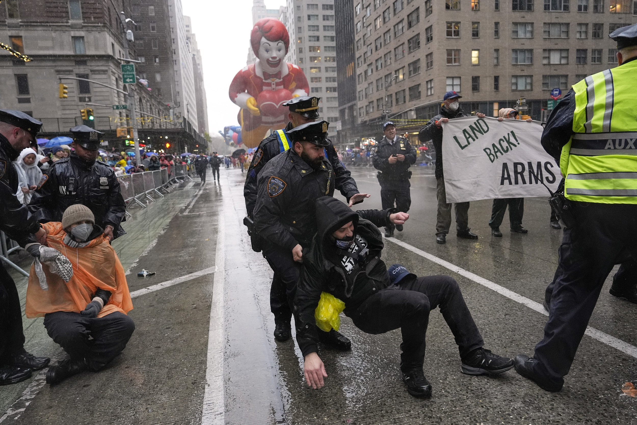 Thanksgiving: Macy’s Parade disrupted by pro-Palestinian protesters