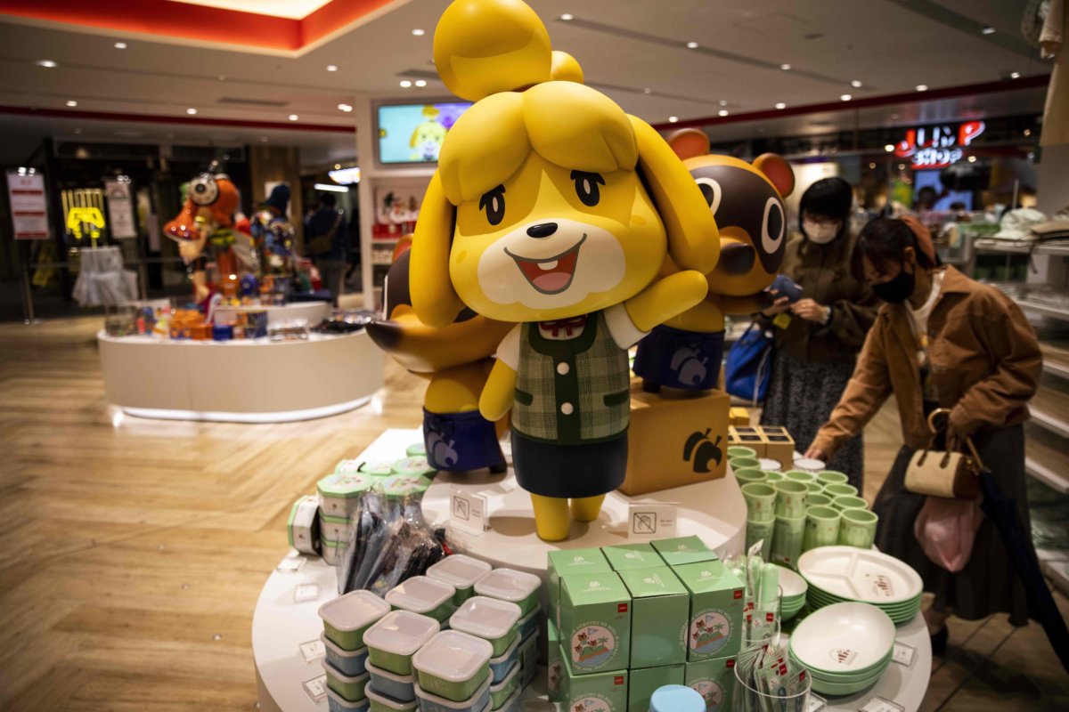 Animal Crossing Isabelle statue Japan