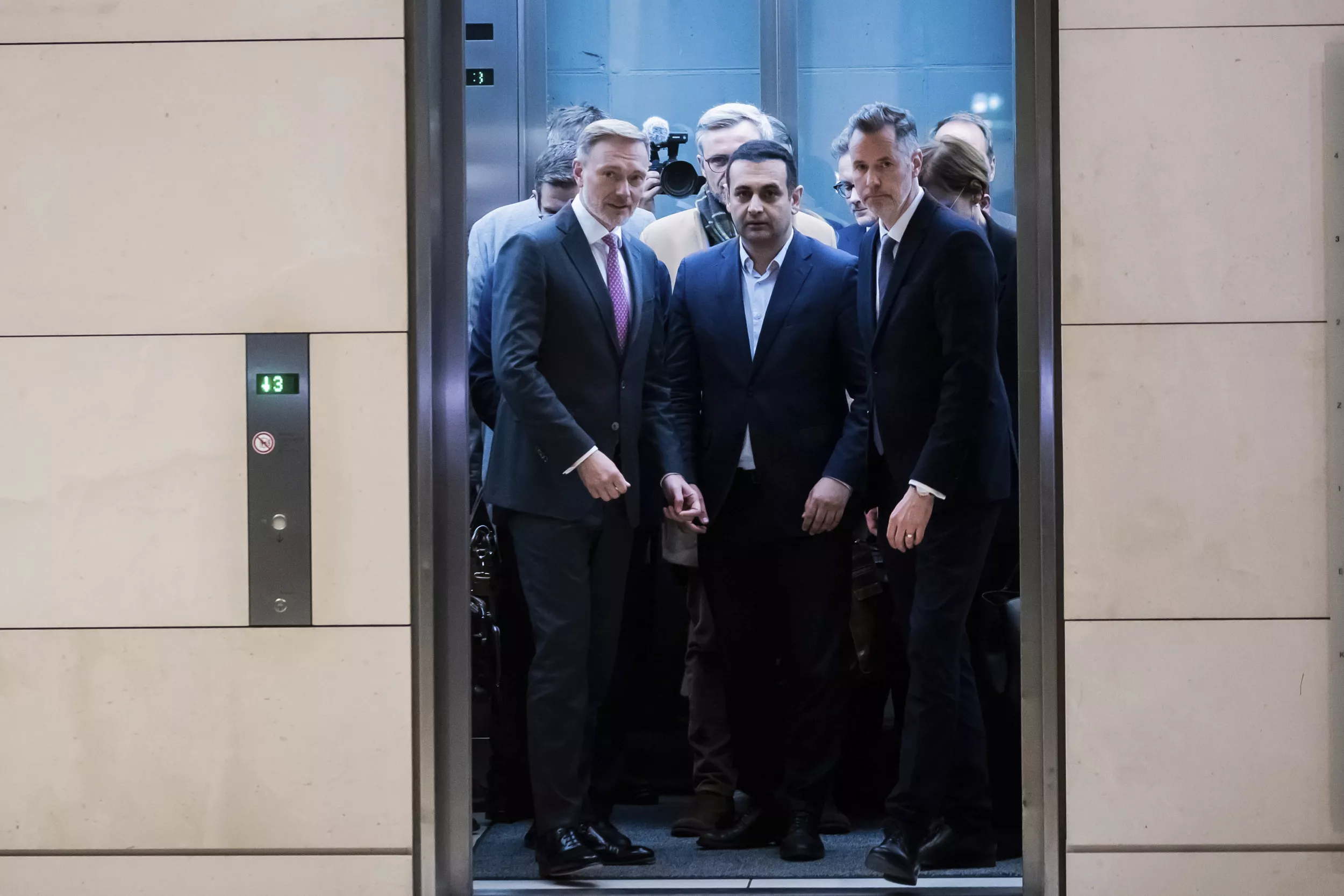 Scholz's coalition turmoil intensifies as FDP leader steps down