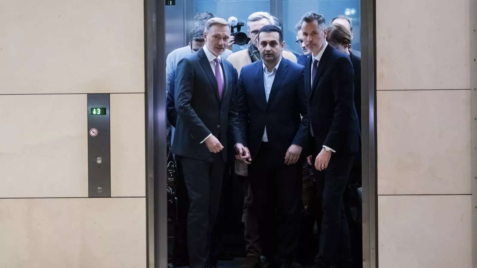 Scholz's coalition turmoil intensifies as FDP leader steps down