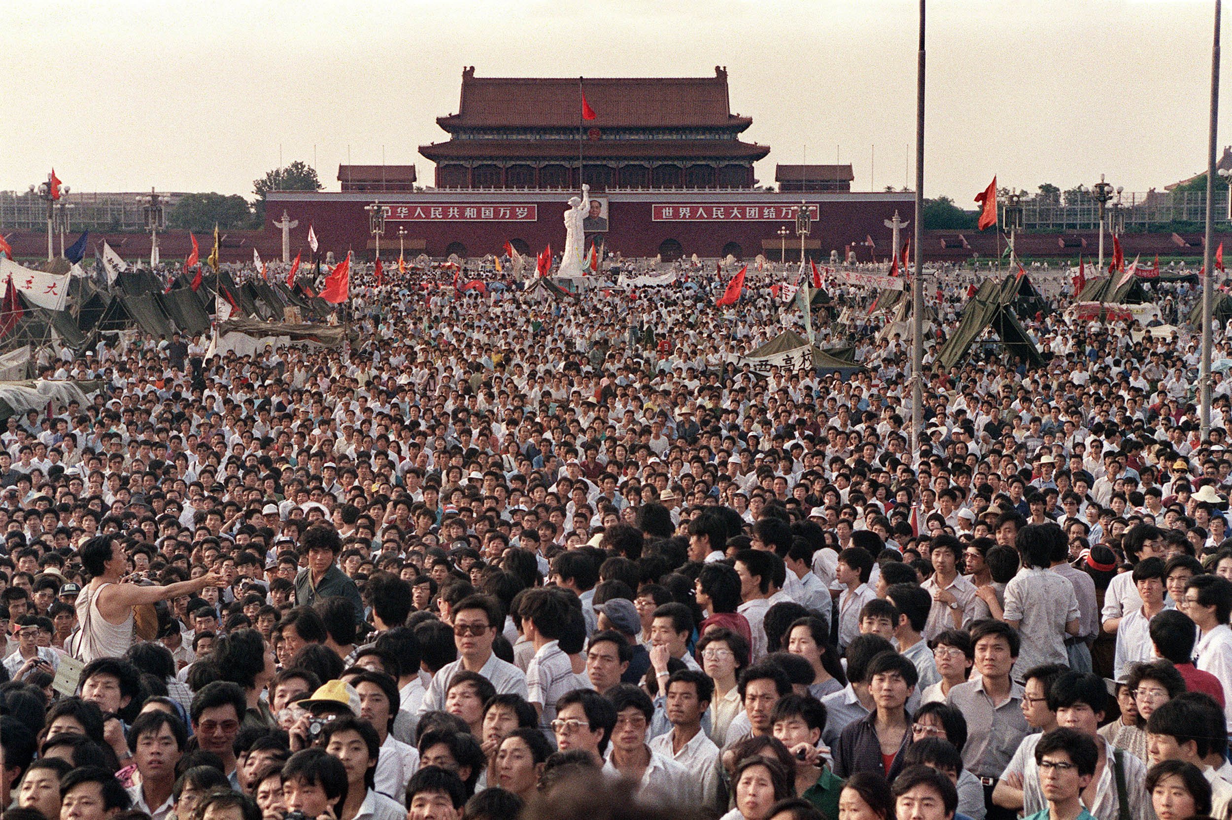 photo-essay-25th-anniversary-of-the-brutal-crackdown-in-tiananmen-square