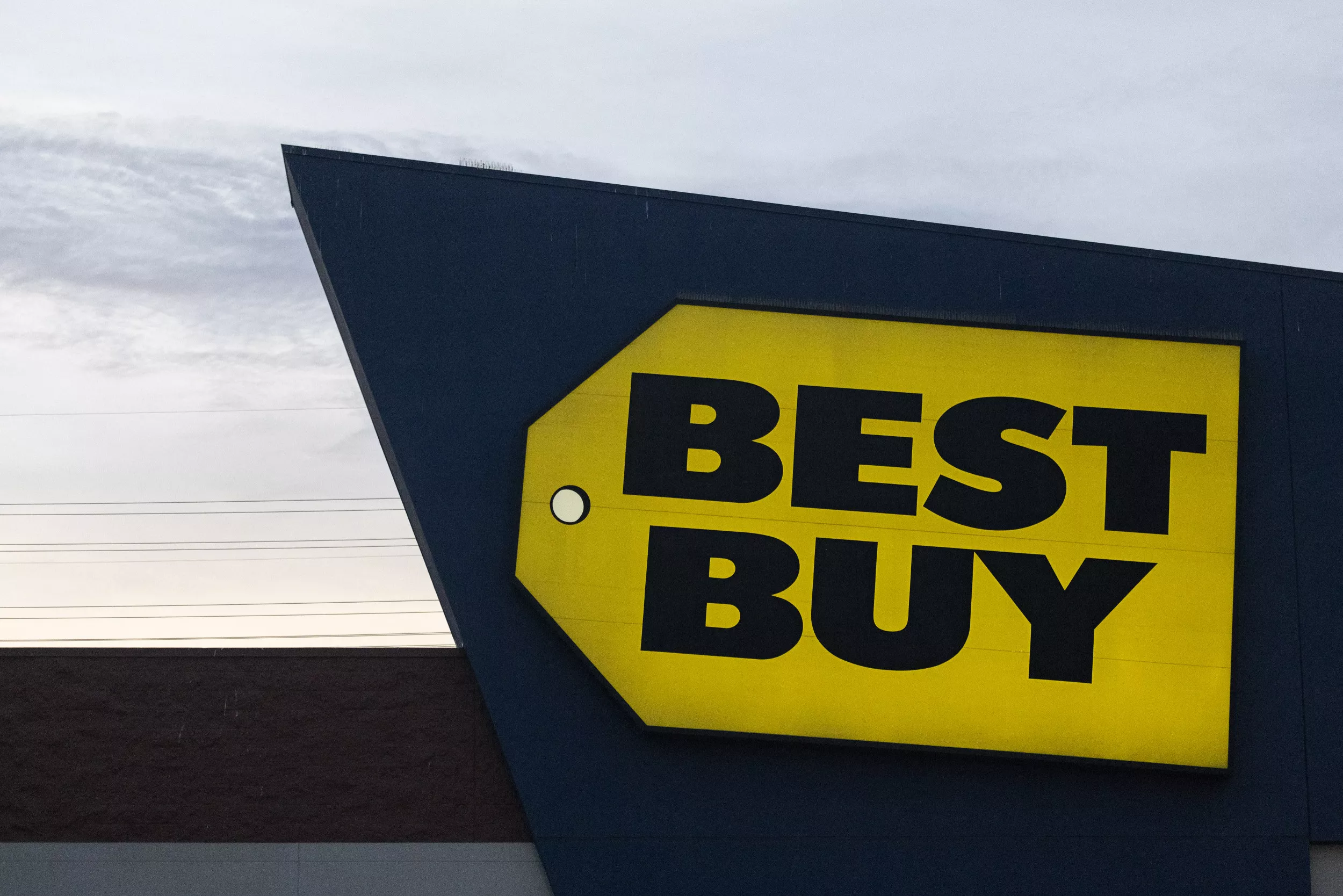 Major retailers see stock gains on Black Friday