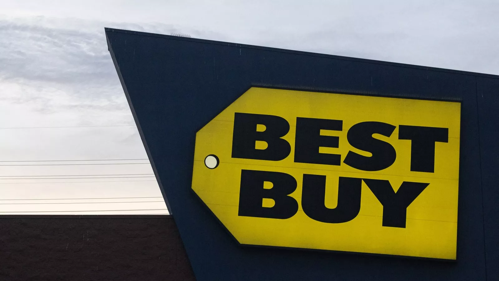 Major retailers see stock gains on Black Friday