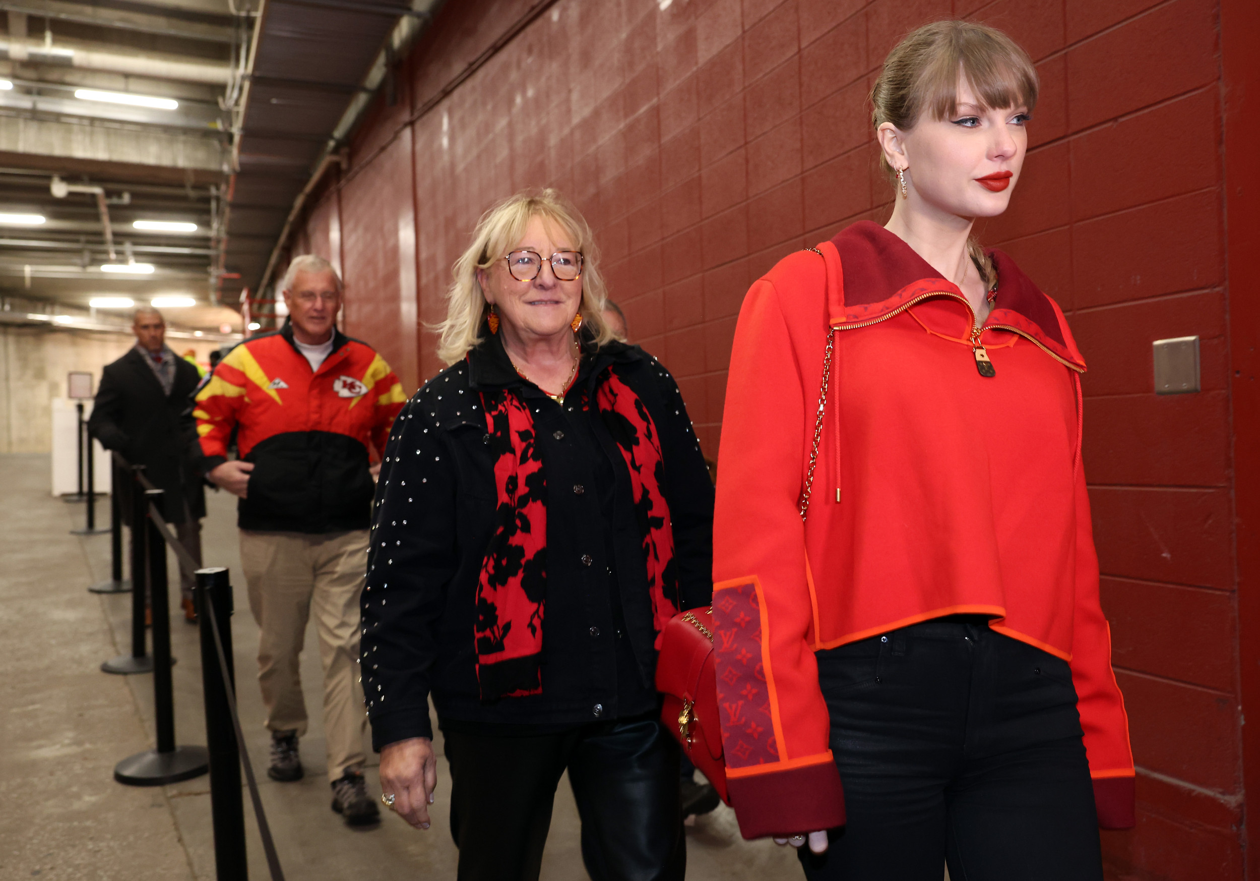 Taylor Swift Arrives at Kansas City Chiefs Game With Special Kelce-Related Bling