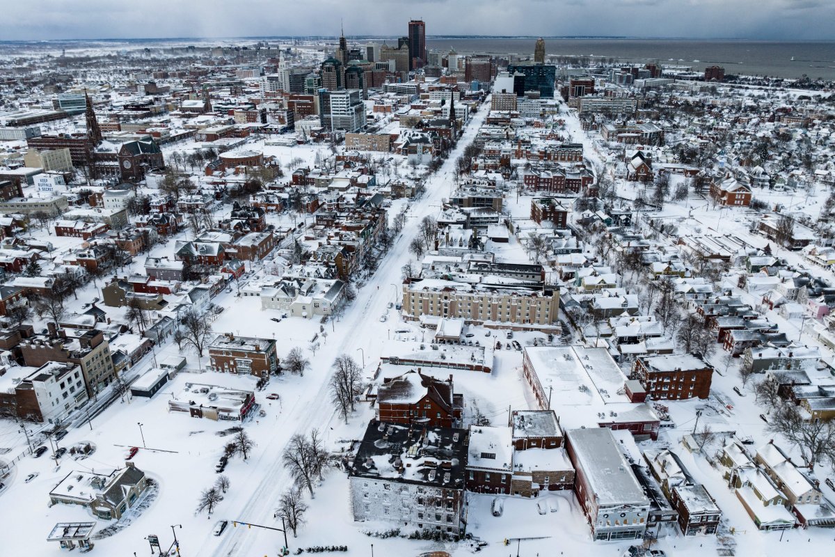 White-Out Conditions as New York Hit by Lake-Effect Snow Event - Newsweek