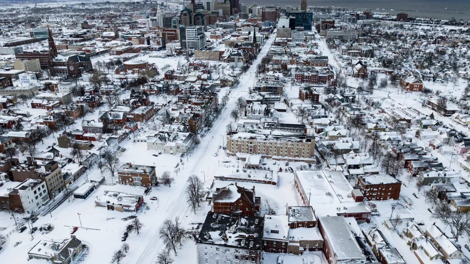 White-out conditions as New York hit by lake-effect snow event