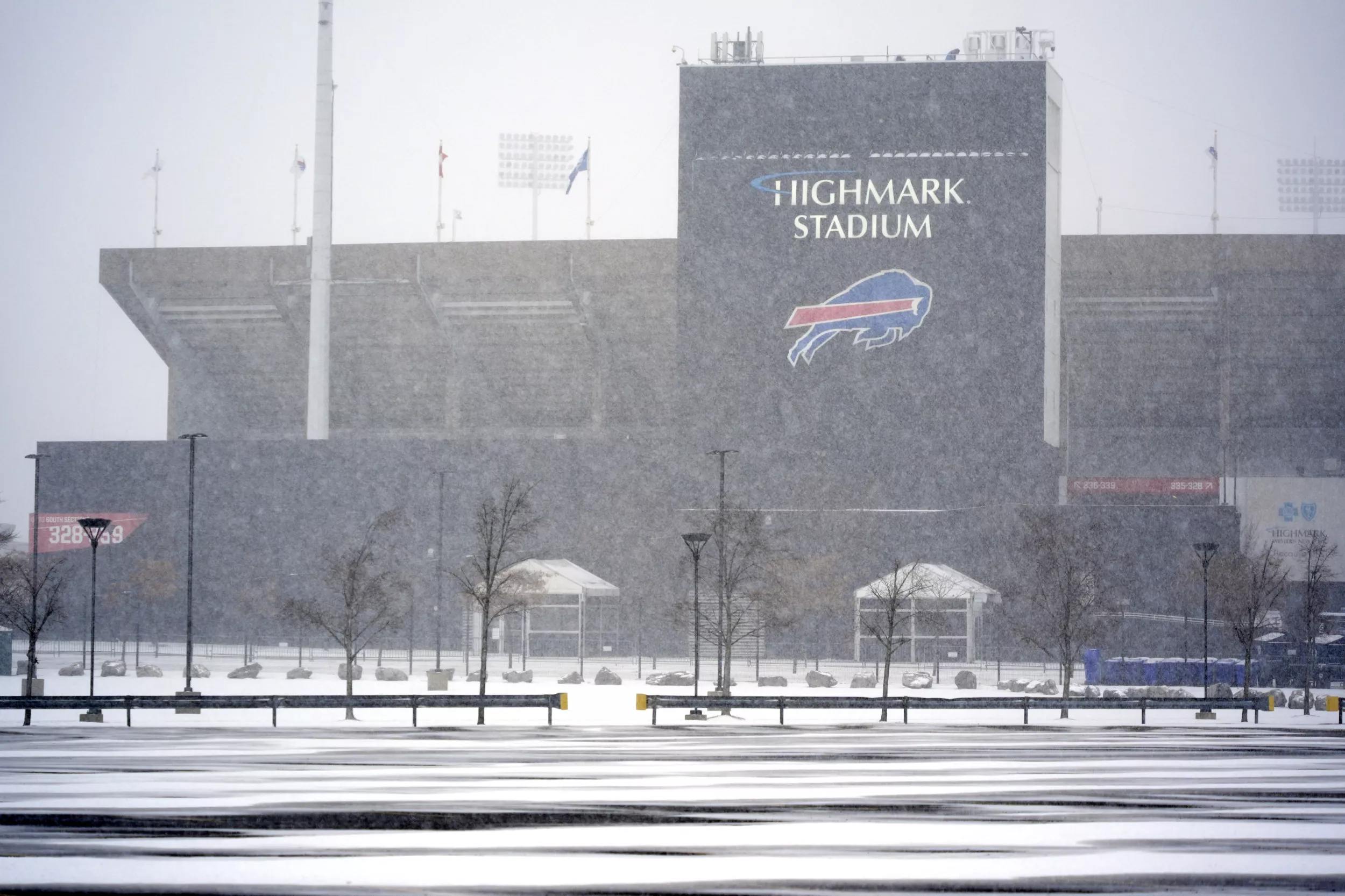Buffalo Bills share video of heavy snow at stadium ahead of 49ers game