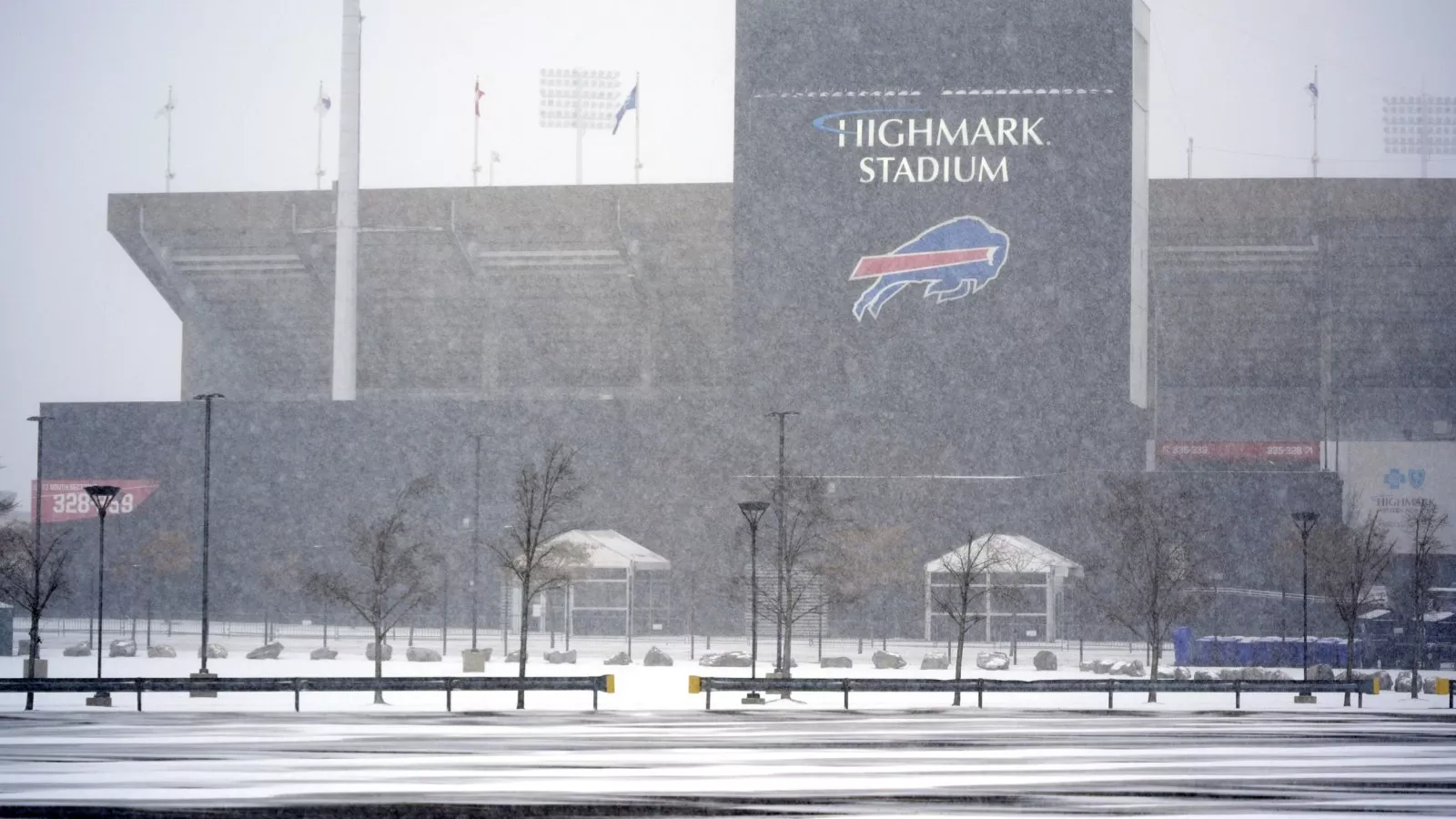 Buffalo Bills share video of heavy snow at stadium ahead of 49ers game