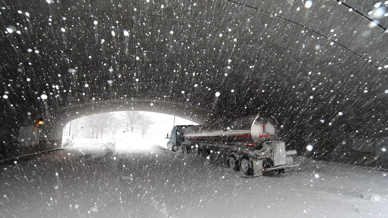 Lake-effect snow pictures, videos show homes and roads blanketed