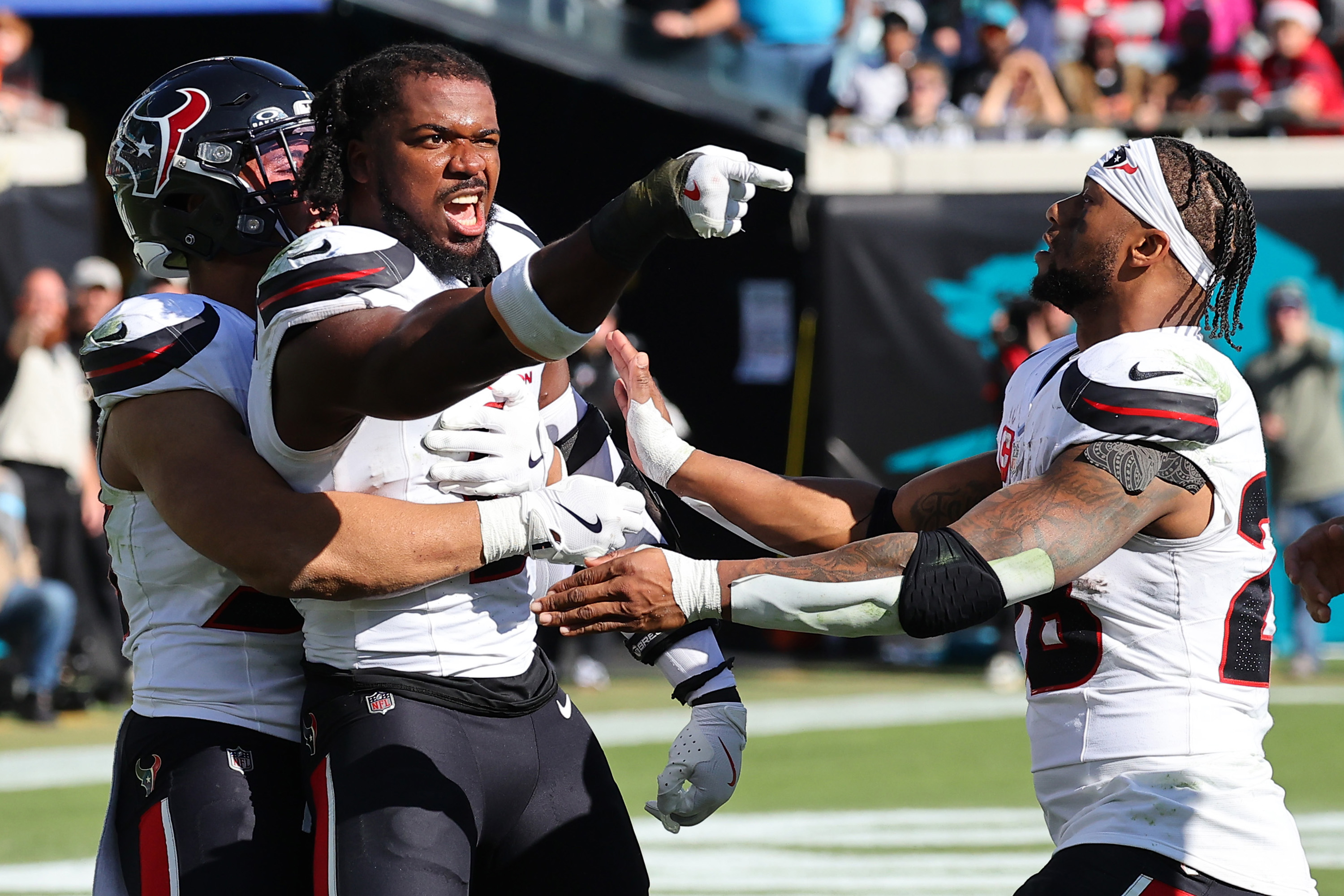 Fans Throw Objects At Texans' Azeez Al-Shaair After Brutal Hit To ...