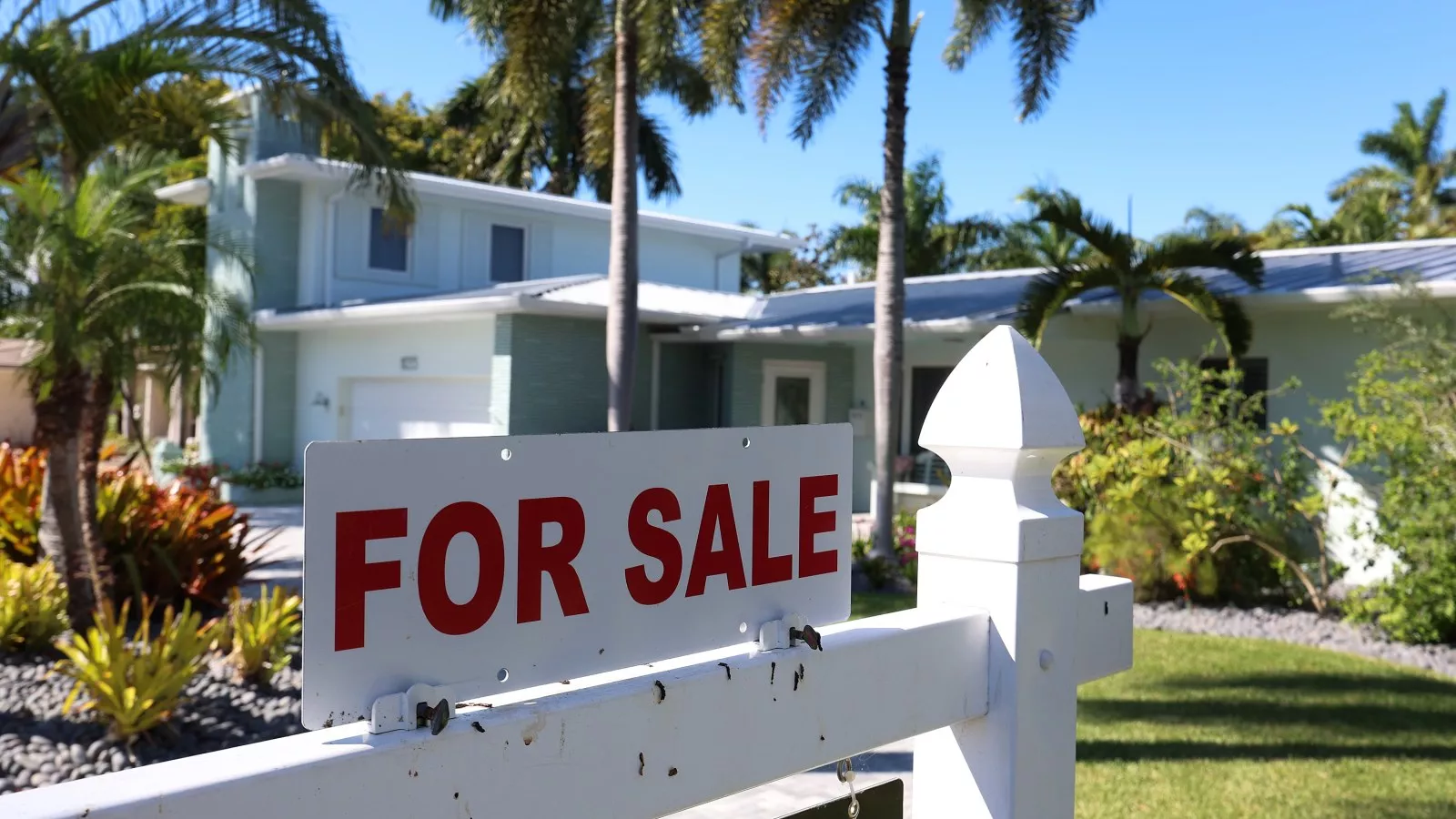 Florida's housing market could see 'big investor selloff' in 2025