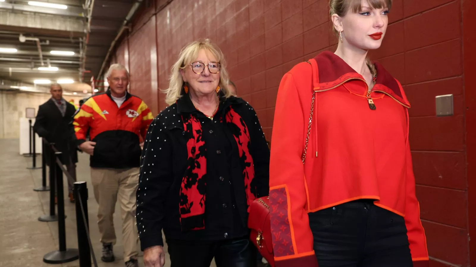 Taylor Swift sends sweet gift to Kansas City Chiefs heiress Ava Hunt