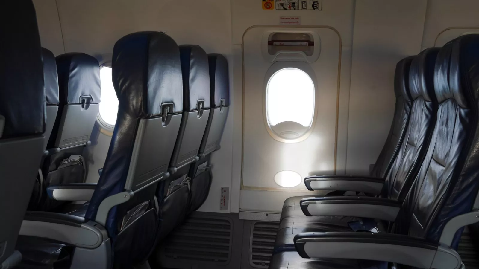 Man fumes United charges to move seats on flight, gets unexpected response