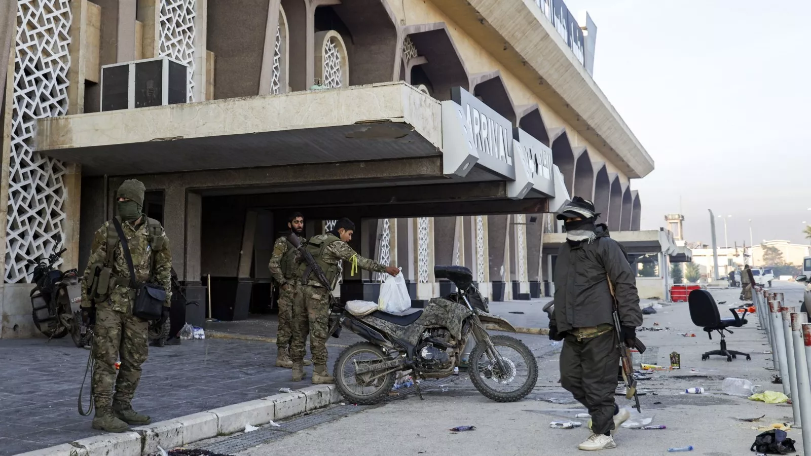 Syrian insurgents capture four towns amid intense fighting