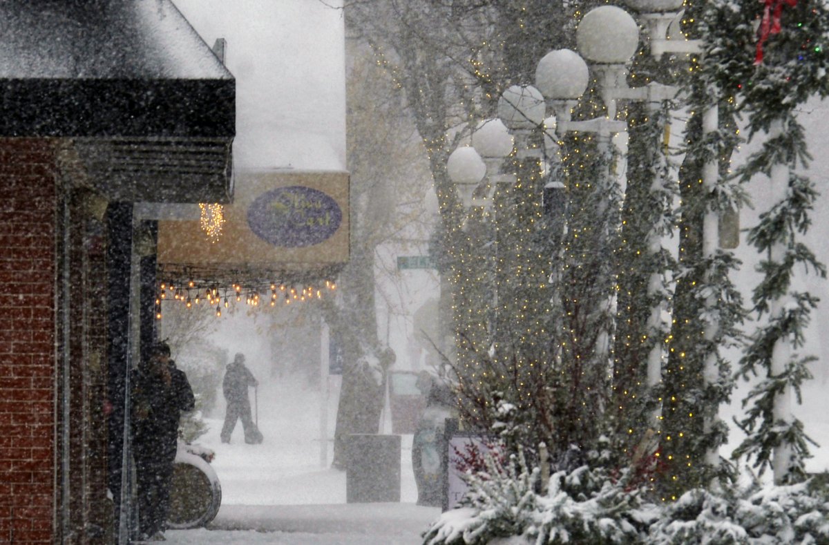 Blowing snow Michigan