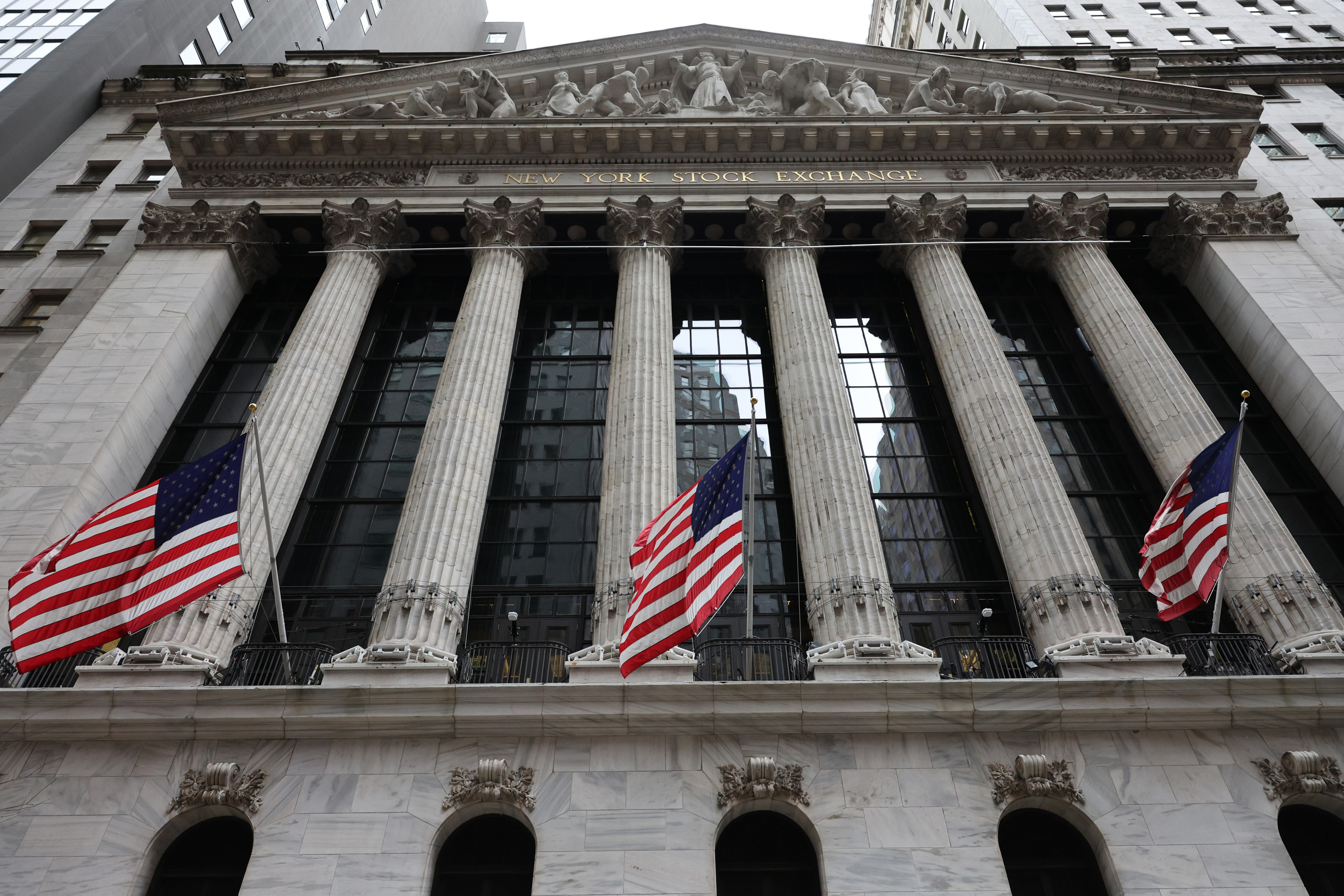 U.S. Stocks Rise After Tech Companies Report Gains Boosted By AI