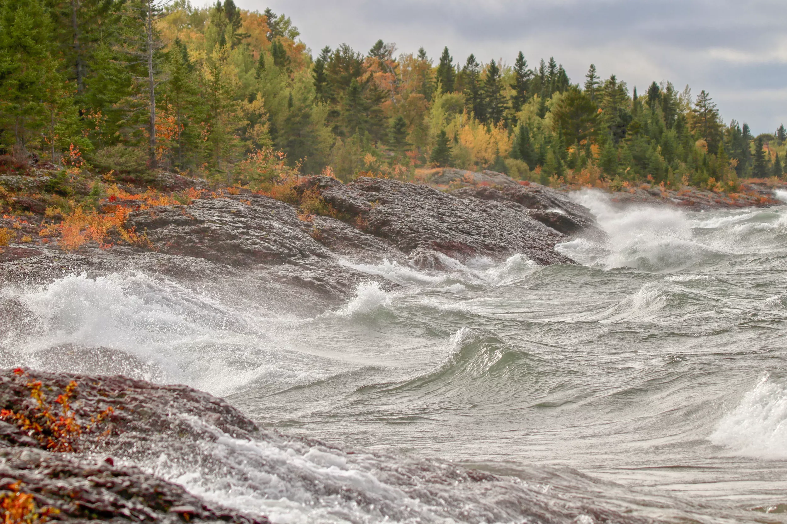 Huge "wall of water" could devastate Great Lake
