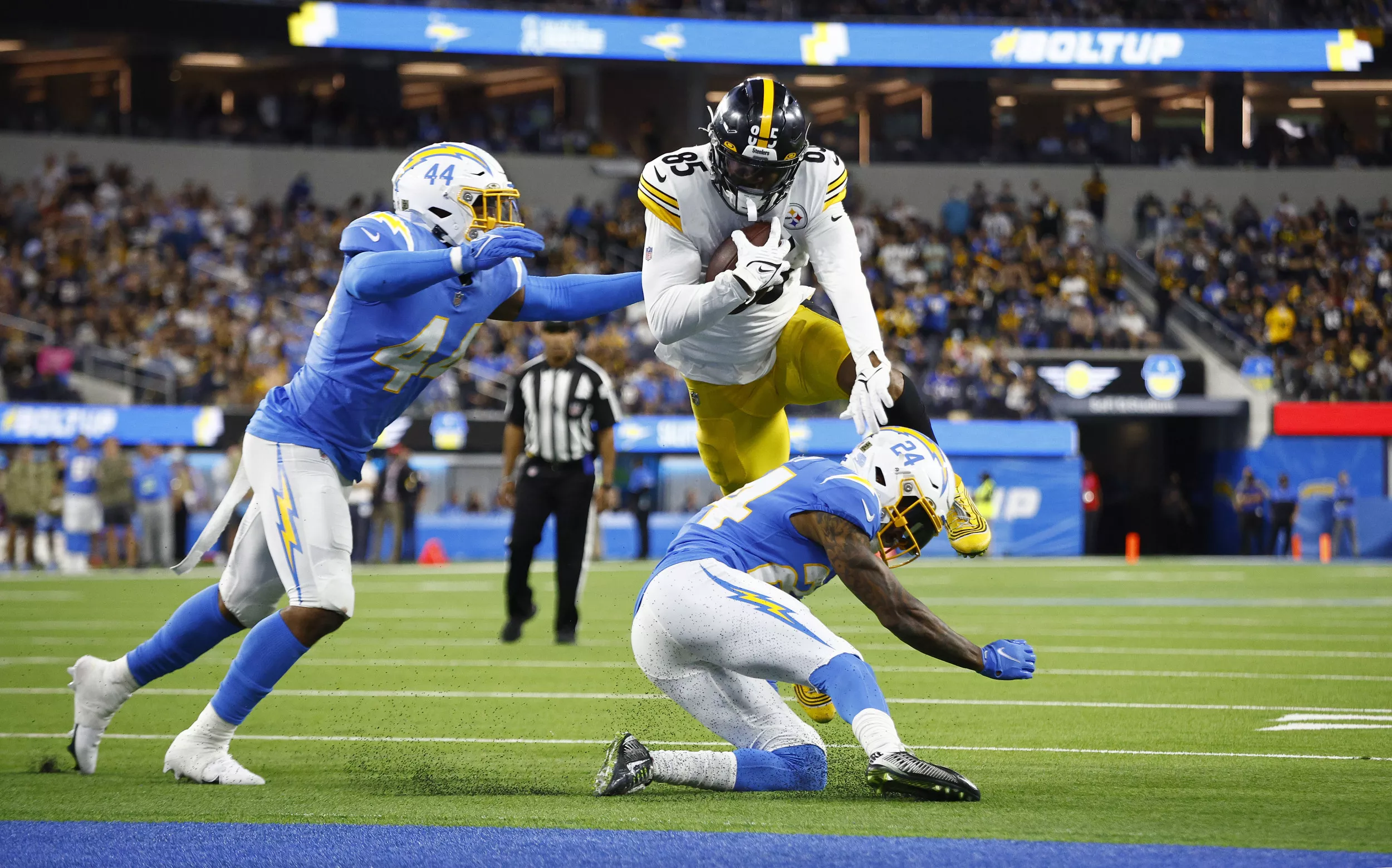 Former Steelers Pro Bowl TE Announces Surprising Retirement From NFL