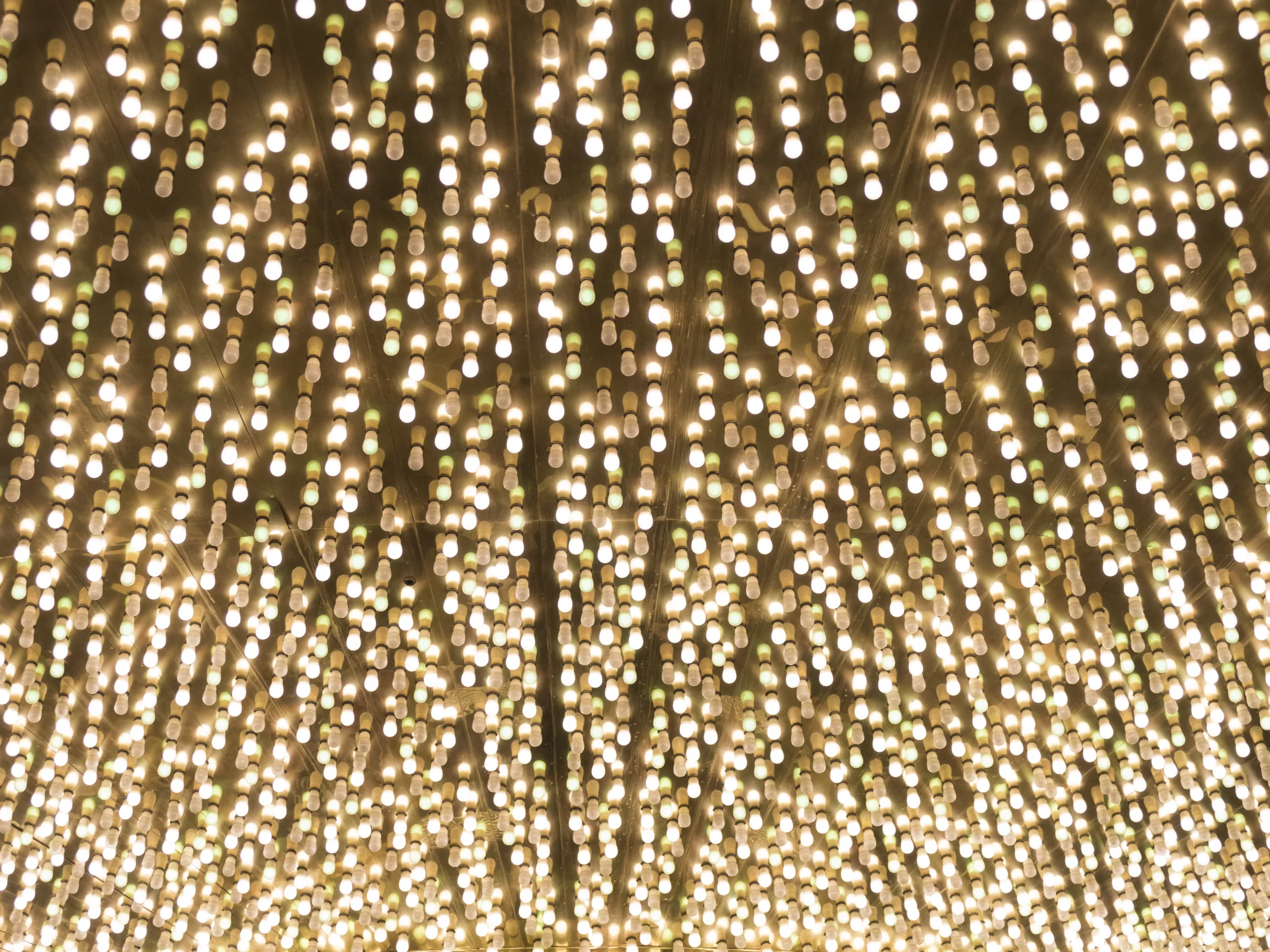 Jingle holiday light event sparks complaints -- 'scariest thing ever'