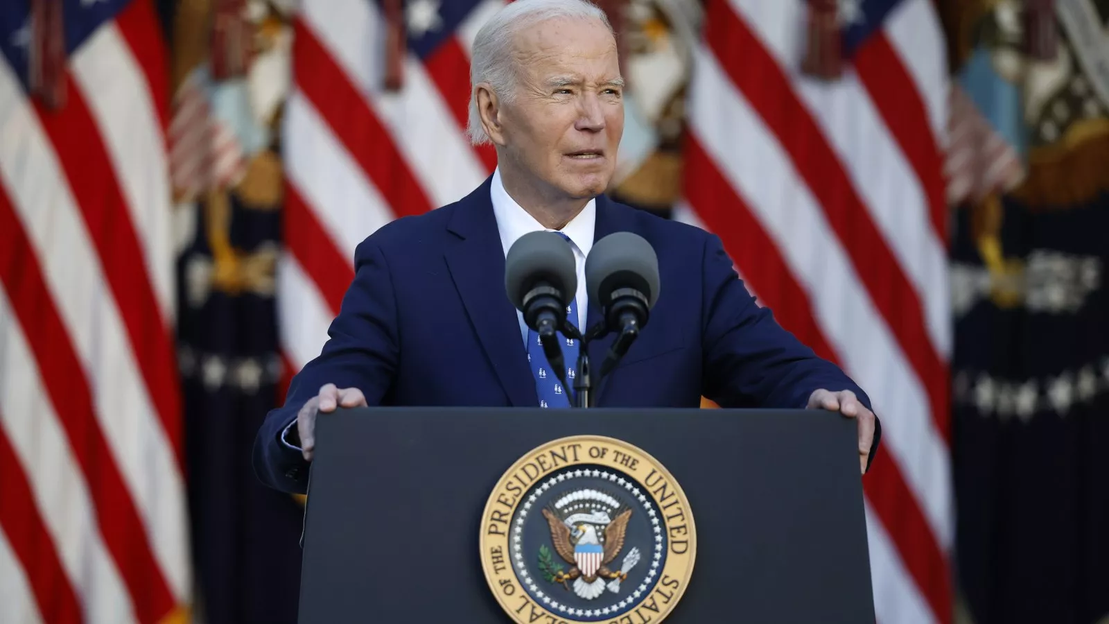 Student loan forgiveness: Democrats' three "concrete steps" for Biden