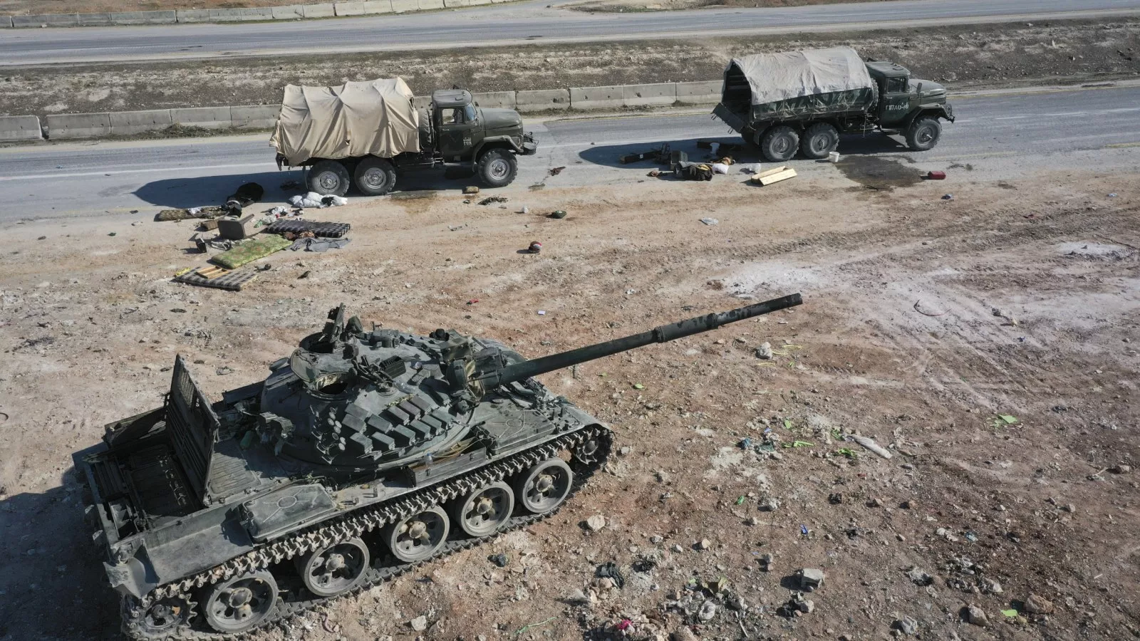 Syrian insurgents advance toward Homs after capturing 2 key central towns