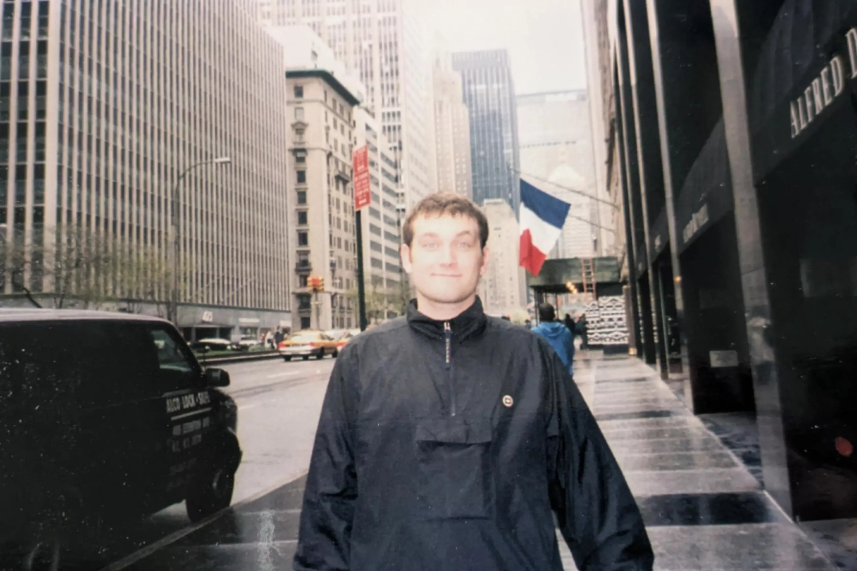 Internet can't cope with what man captured in photos taken in NYC pre 9/11