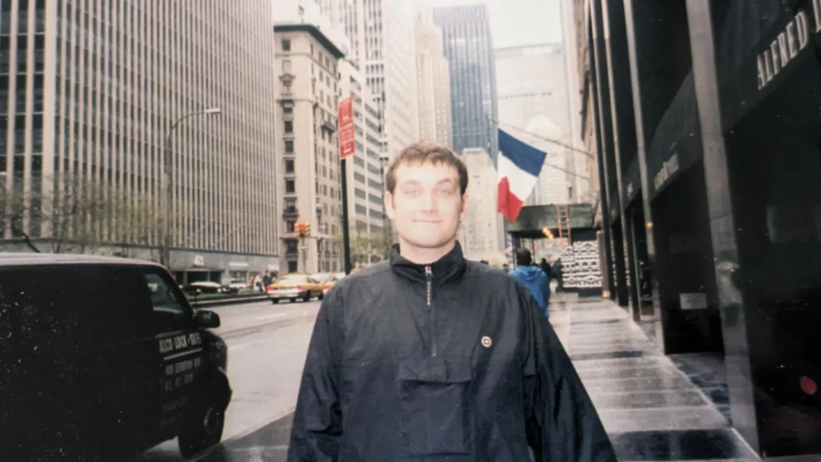 Internet can't cope with what man captured in photos taken in NYC pre 9/11