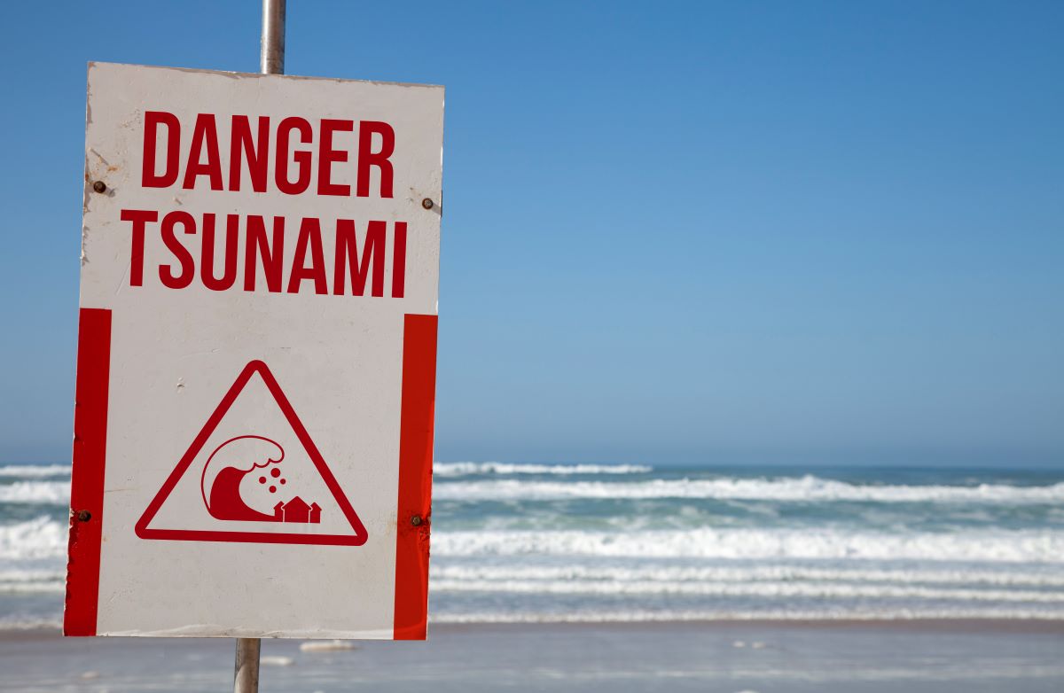 How could a California earthquake trigger a tsunami?