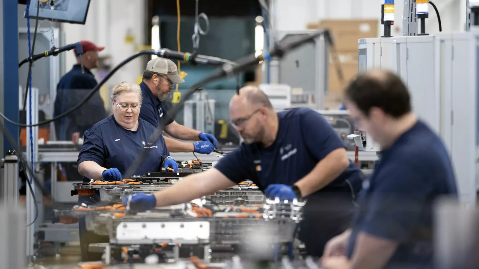 US adds 227K jobs in November bounce-back