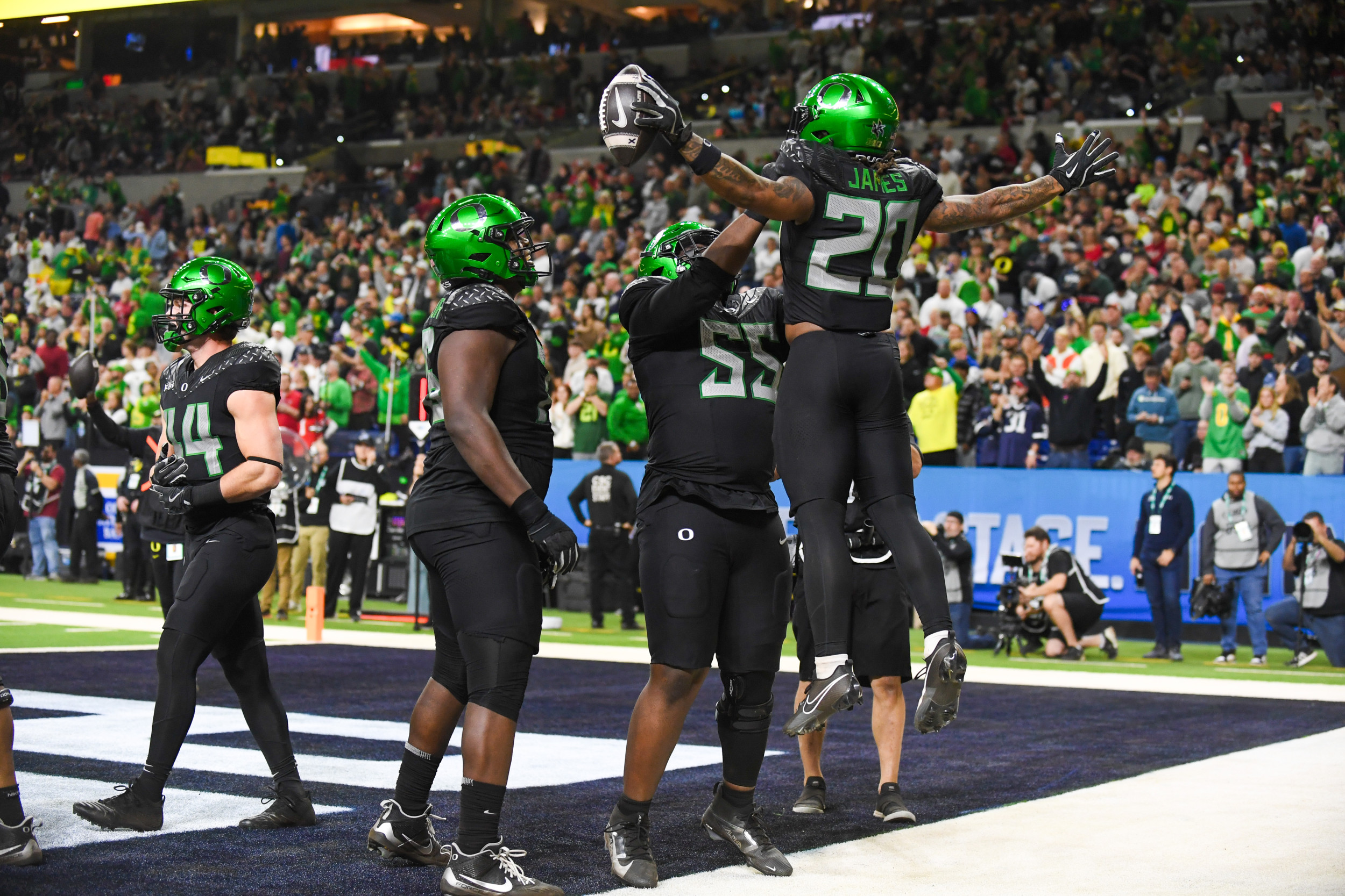 College Football Playoff Bracket Finalized: What to Know, Schedule, Biggest Snubs