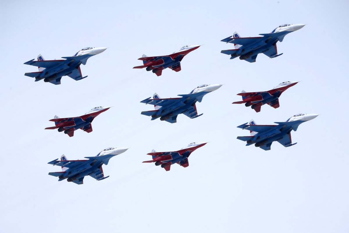 SU-35s and MIG_29s Fly Over Red Square