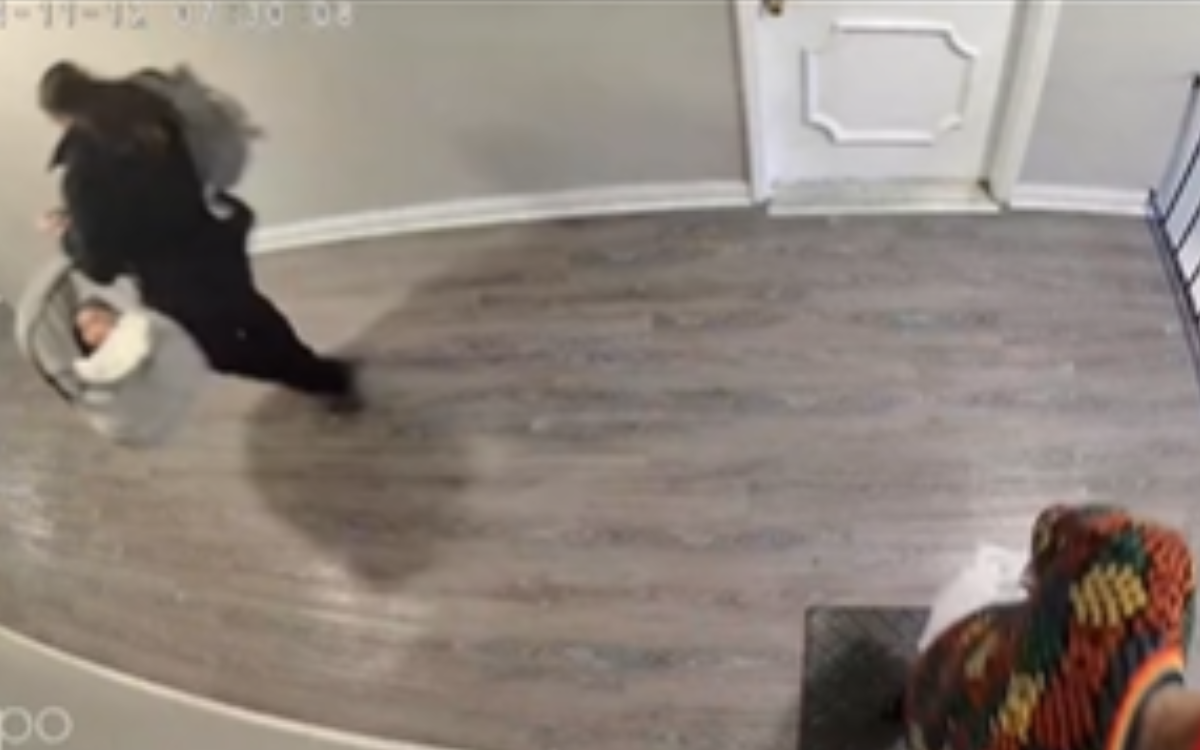 Moment Parents of Twins Leave for Work, Then Realize What They Left Behind