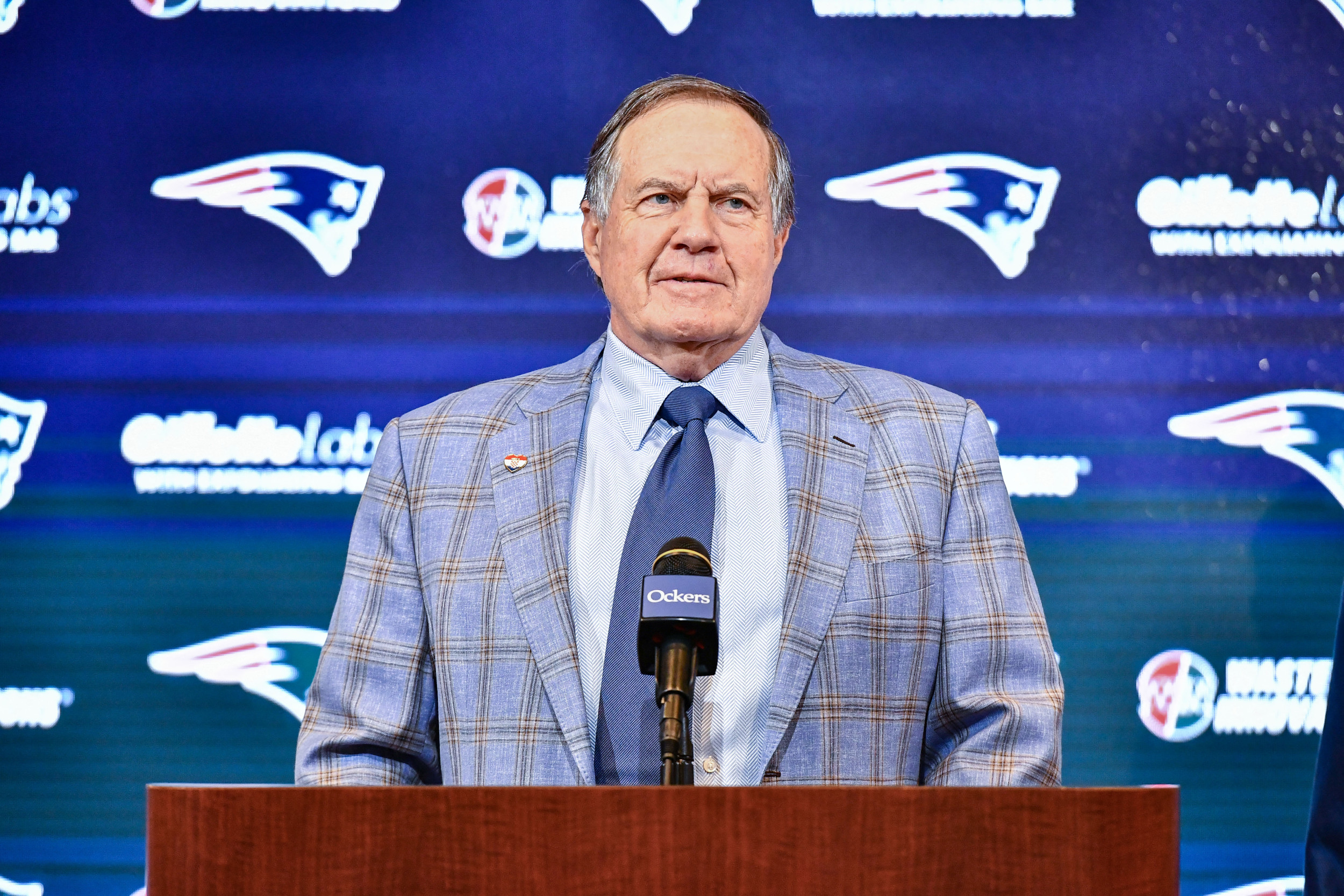 North Carolina Finalizing Deal to Name Bill Belichick Head Coach: Report