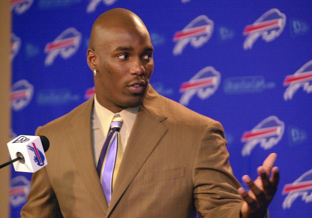 Former NFL Player Accused of Targeting Single Moms and Giving Them
