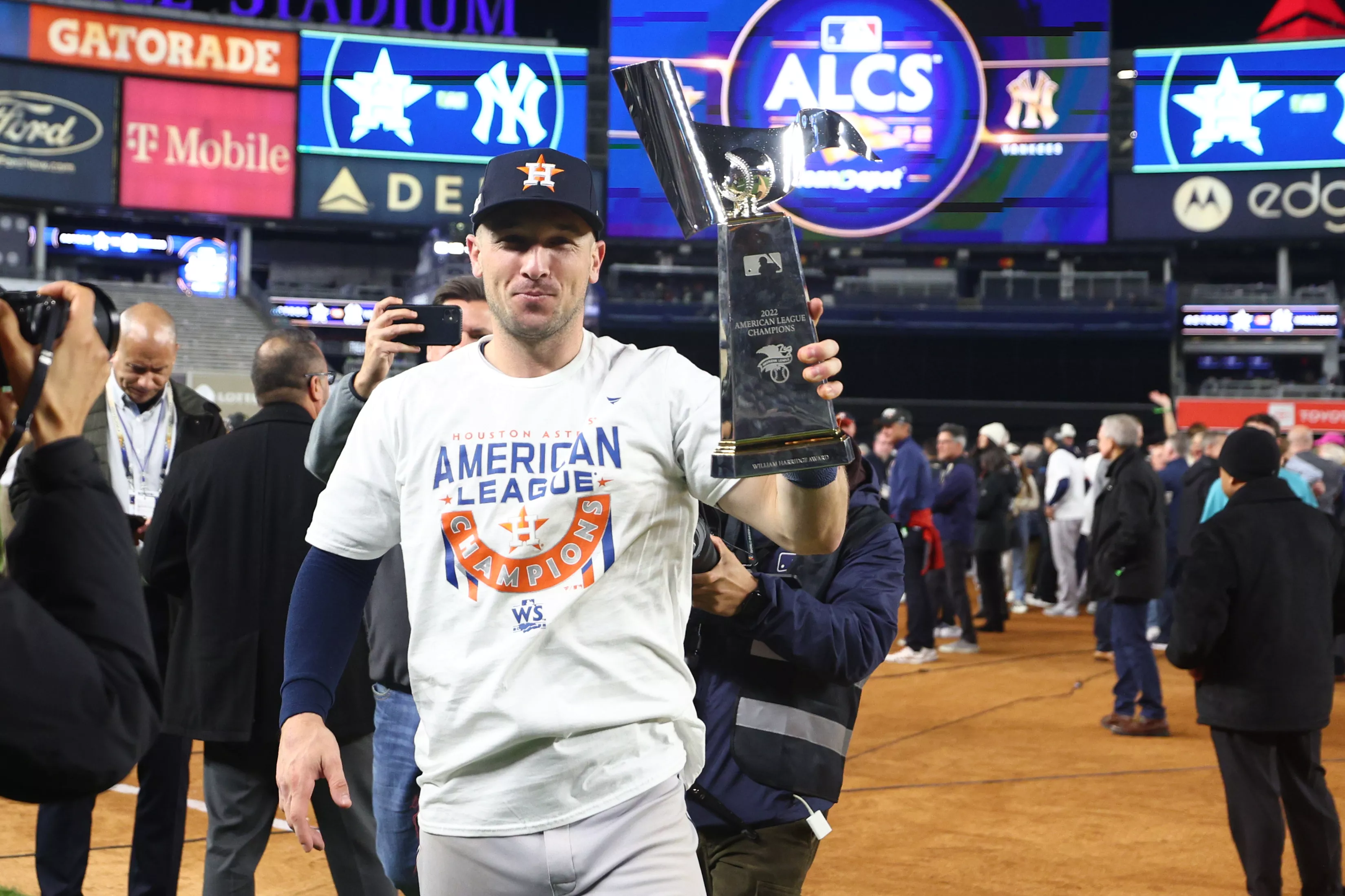 Astros Predicted To Top Yankees In Free Agency Battle For Alex Bregman -  Newsweek