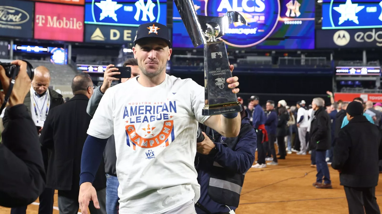 Astros Predicted To Top Yankees In Free Agency Battle For Alex Bregman -  Newsweek