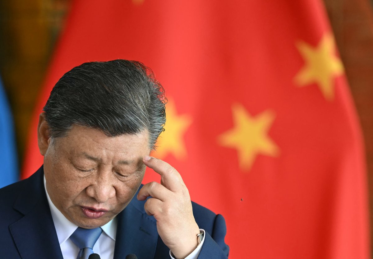 Xi Jinping Speaks to Press in Brazil.