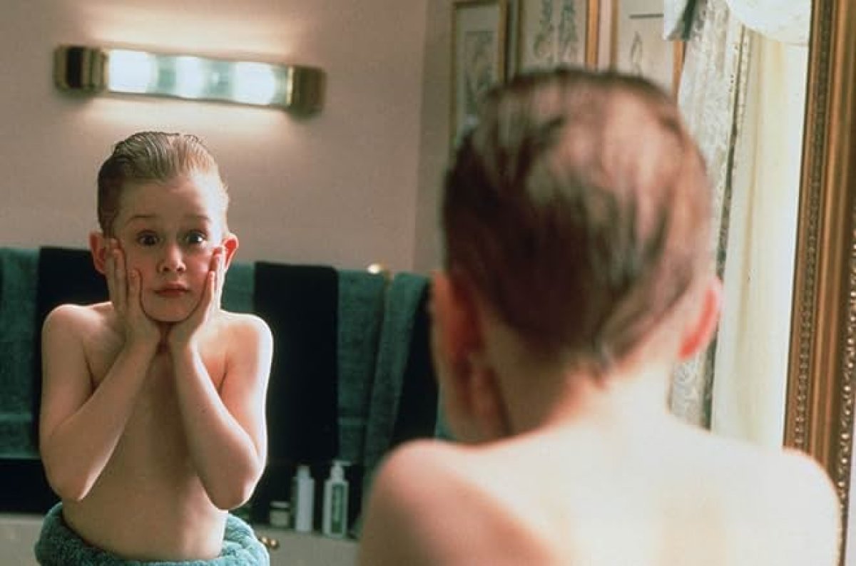 home alone mirror scene