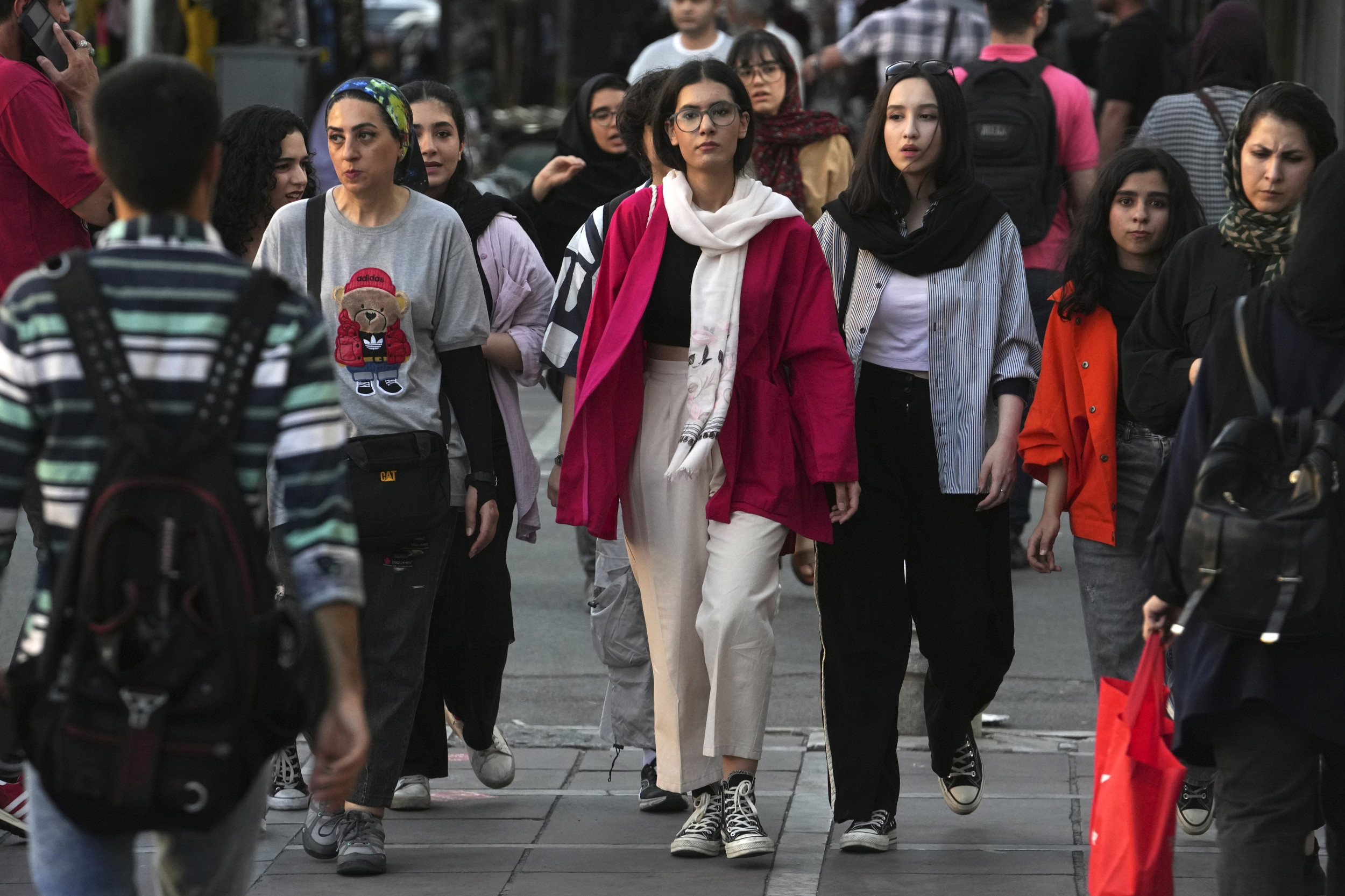 Iran Halts Implementation of Stricter Headscarf Law for Women
